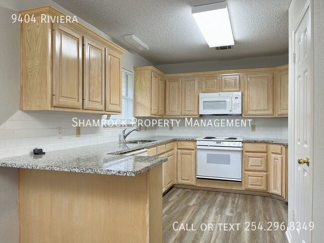 Building Photo - Great Location near Hewitt Elementary
