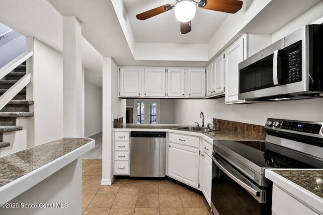 Building Photo - 3687 Royal Oak Dr