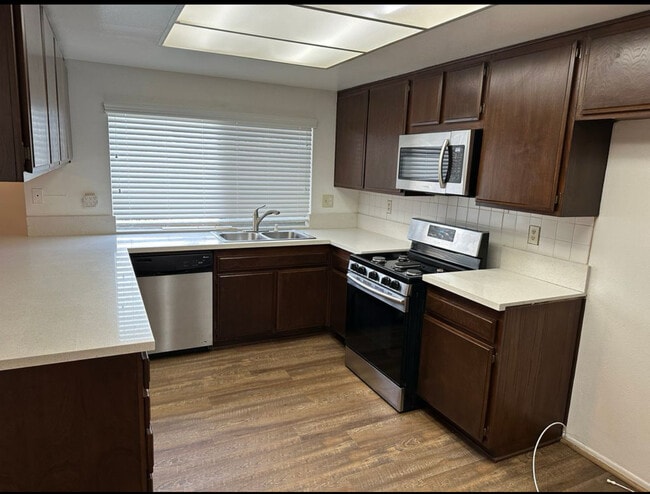 Building Photo - 1602 Viola Pl