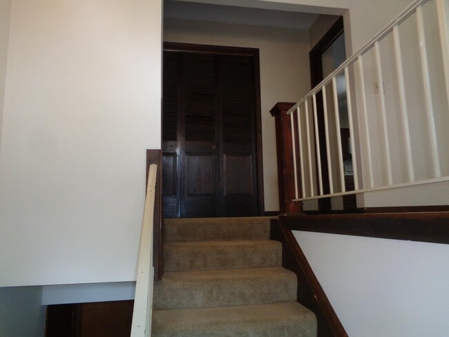 Building Photo - 4207 Faurot Dr
