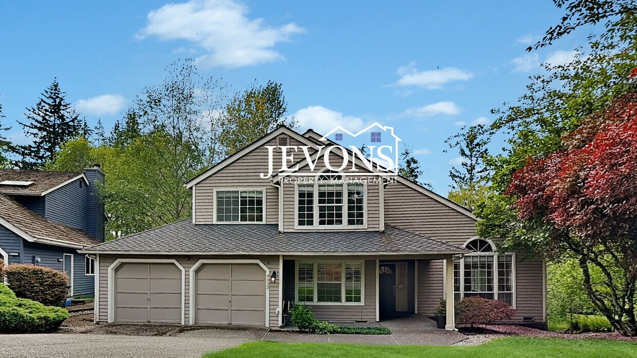 Primary Photo - Spacious 4-bedroom home minutes from Lake ...