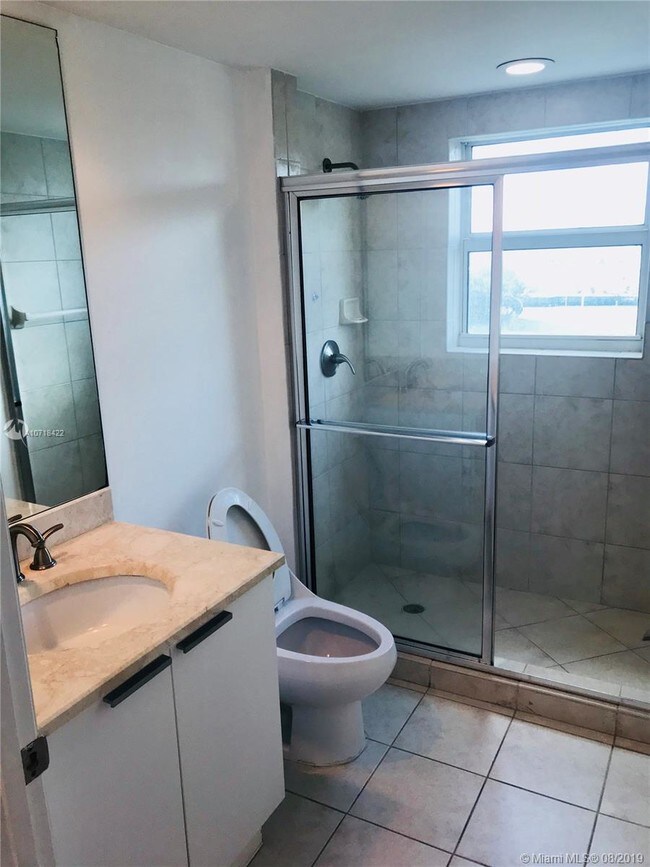 Building Photo - DUO CONDOMINIUM WEST