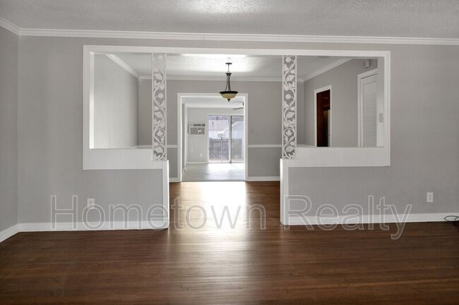 Foto del edificio - 3016 E 21st St