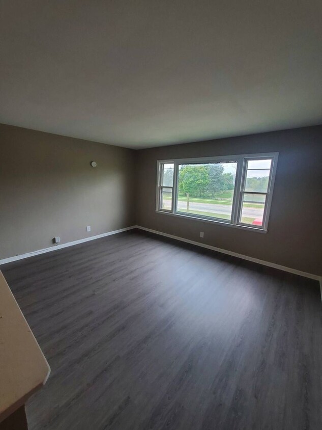 Foto principal - 6527 W Keefe Ave Pkwy. (3 Unit)
