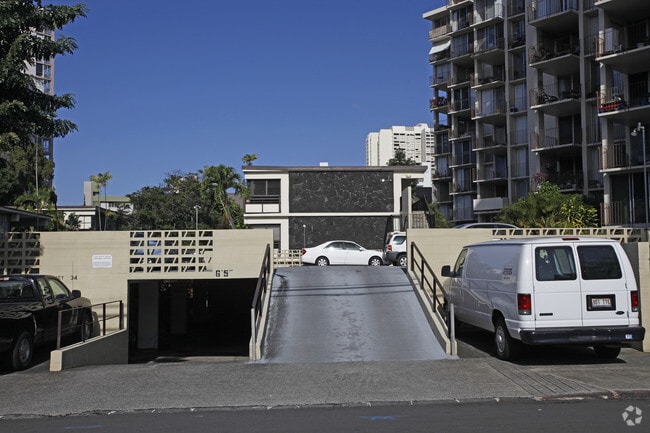 Building Photo - Punahou Terrace