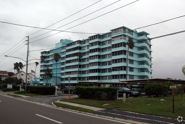 Building Photo - Island Way Towers