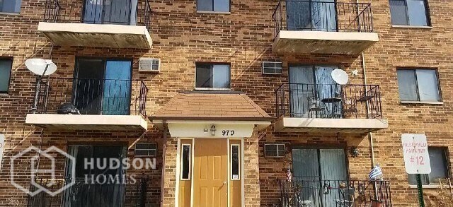 Foto principal - 970 N Rohlwing Rd