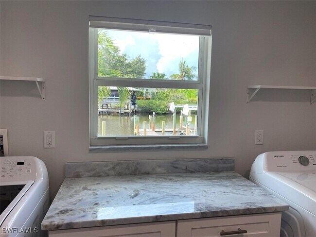 Foto del edificio - 4736 Spring Creek Dr
