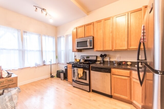 Foto del edificio - 1136 W Oakdale Ave