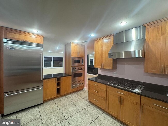 Building Photo - 7913 Charleston Ct