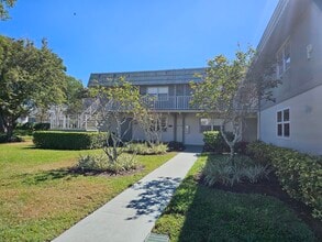 Building Photo - 743 Flanders Dr