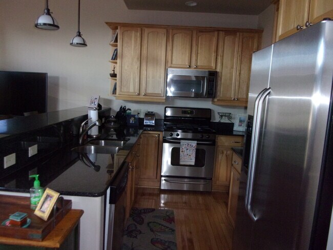 Building Photo - 50 River Oaks Dr