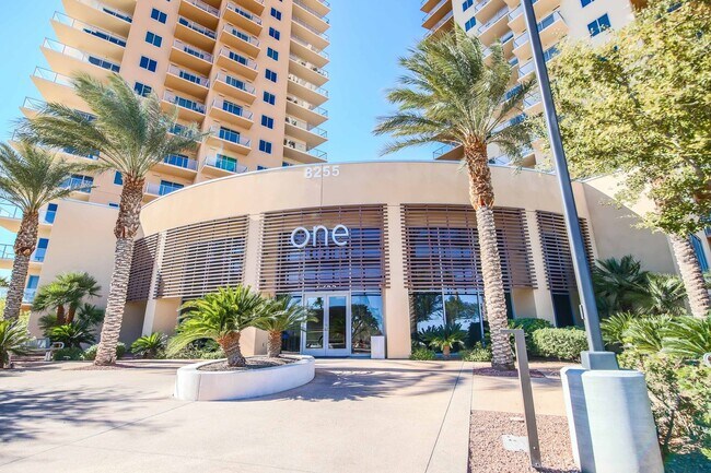 Foto del edificio - Pool-View High-Rise Living at One Las Vegas with Resort-Style Amenities!
