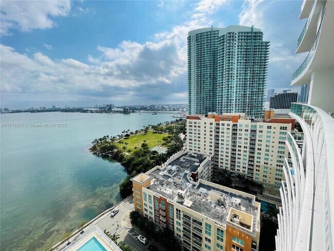 Foto del edificio - 2020 N Bayshore Dr
