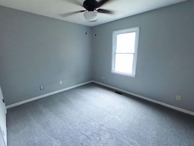 Building Photo - 7545 Fox Fern Dr