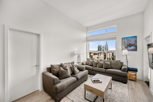 Photo du bâtiment - Rare Penthouse Opportunity at Wyatt!