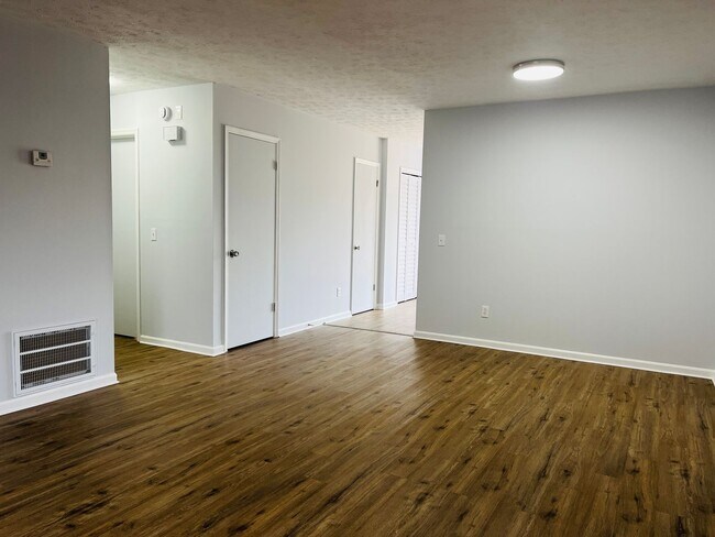 Foto del edificio - 104 Peachtree Ct