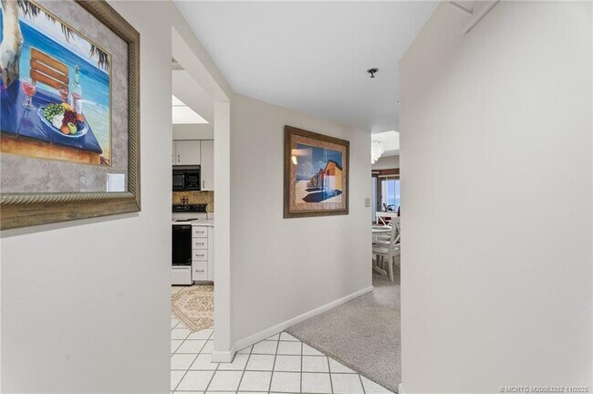 Building Photo - 3870 N Hwy A1A