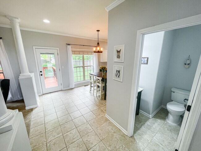 Foto del edificio - Beautiful 4 bedroom Near Post!