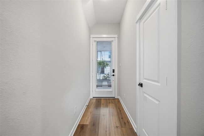 Foto del edificio - 6723 Parker Oaks Ln