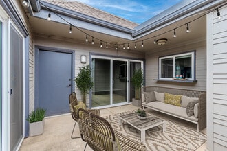 Building Photo - Greenway Patio