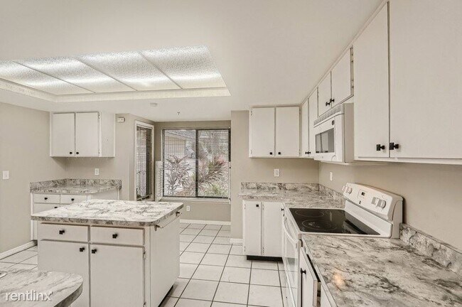 Foto del edificio - 4 br, 3 bath House - 2799 Valencia Lane W