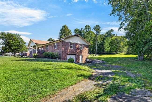 Building Photo - 661 Brooklawn Trail SE