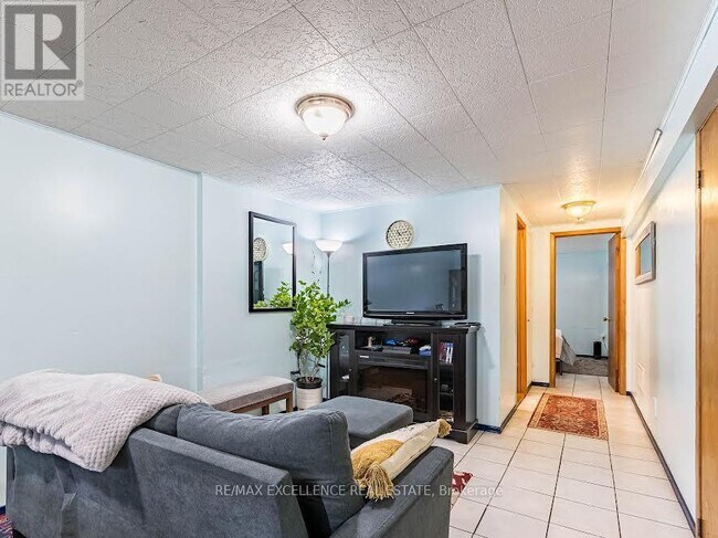 Photo du bâtiment - 1178 Ogden Ave