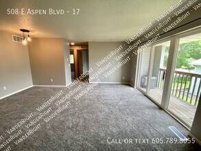 Building Photo - 508 E Aspen Blvd