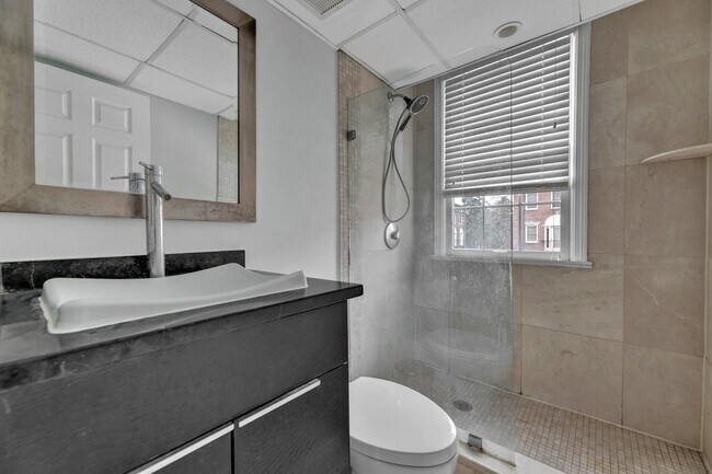 Foto del edificio - 1203 N Pitt St