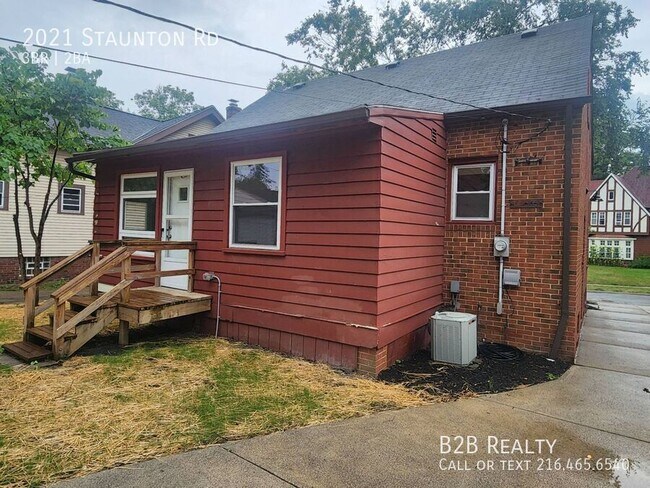 Building Photo - 2021 Staunton Rd