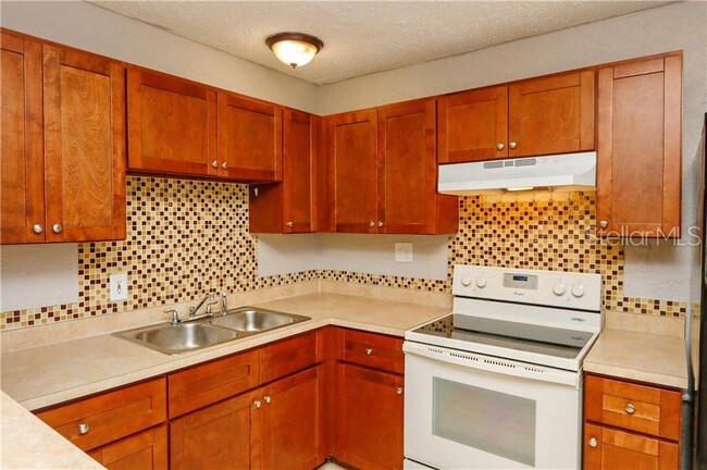 Foto del edificio - 4204 W Bay View Ave
