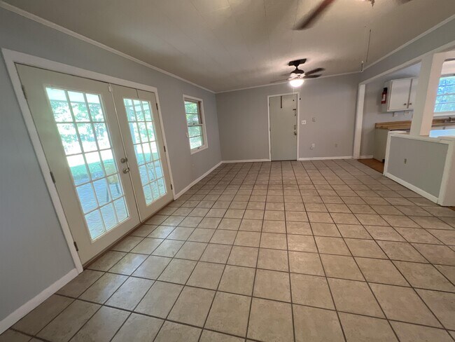 Building Photo - 2813 Bellview Ave