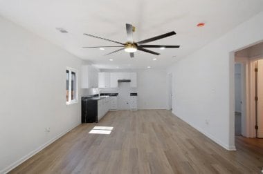 Foto del edificio - 227 Maple St