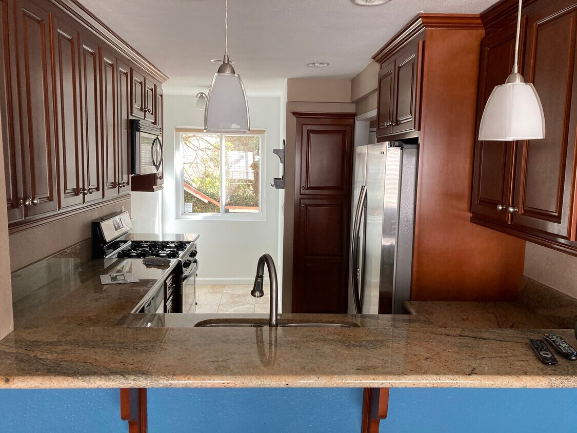 1815 Westholme Ave, Los Angeles, CA 90025 Condo for Rent in Los