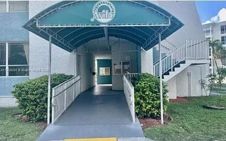 Foto del edificio - 17560 Atlantic Blvd