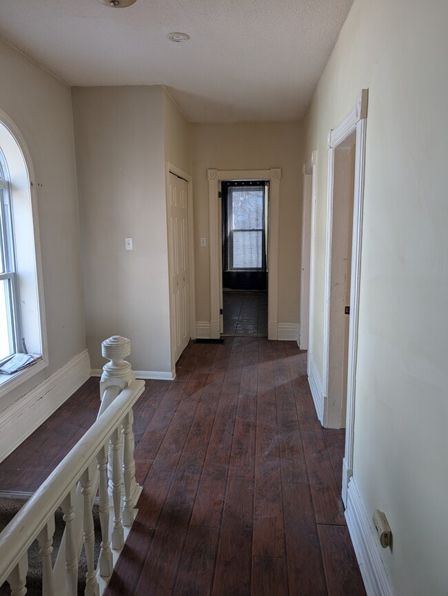 Building Photo - 540 Downie St