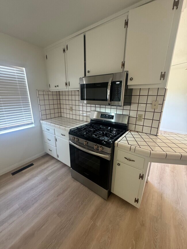 Foto del edificio - 120 Glencrest Ln