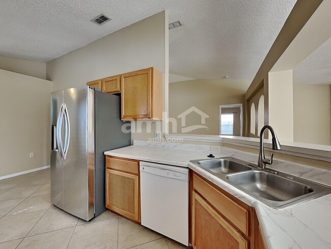 Building Photo - 5276 Mansford Pl