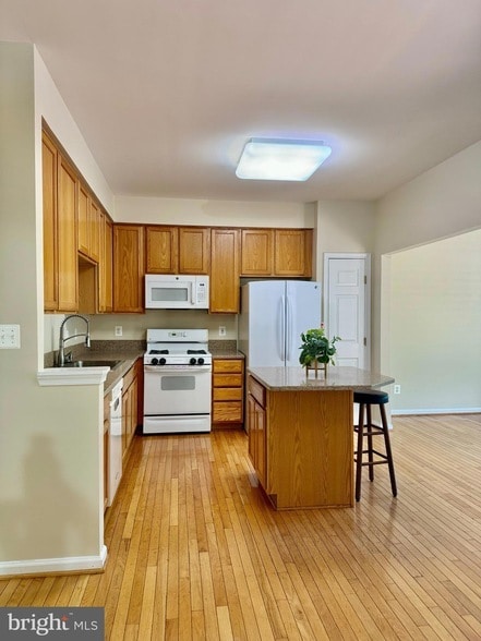 Building Photo - 3663 La Harve Place