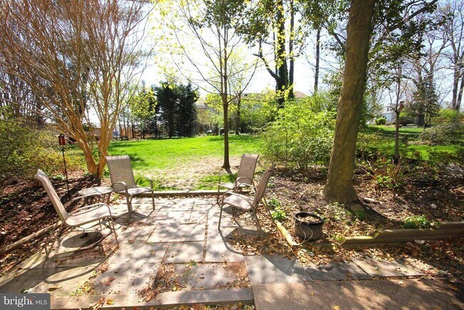 Foto del edificio - 317 Center St N