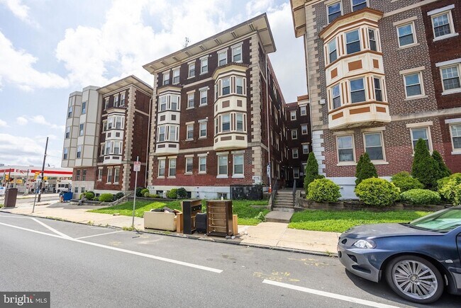 Photo - 4706 Chestnut St Apartment