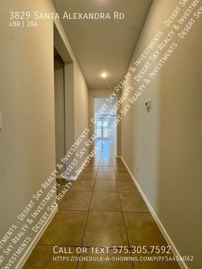 Foto del edificio - 3829 Santa Alexandra Rd