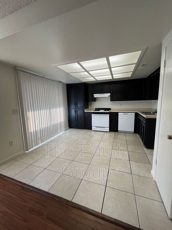 Foto del edificio - 1307 S Court St