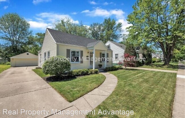 Building Photo - 2 br, 1 bath House - 346 S. Gargantua Ave.