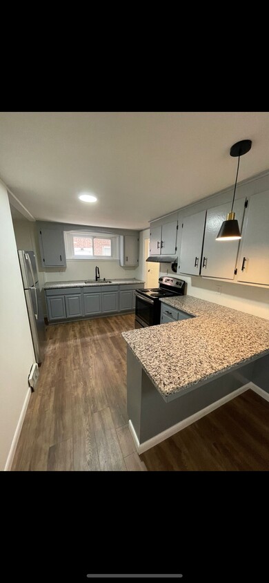 Kitchen - 68 1/2 Lexington Ave
