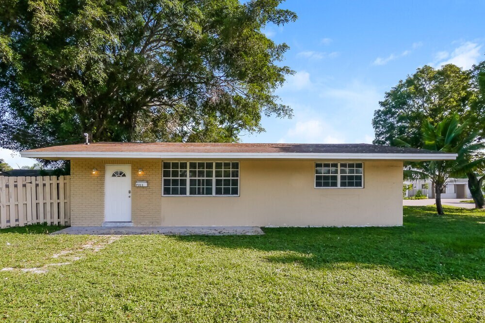 Foto principal - 7311 Miramar Pkwy