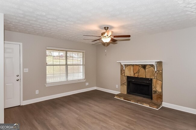 Building Photo - 3855 Willow Hollow