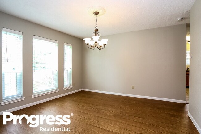 Building Photo - 7335 Maple Walk Dr