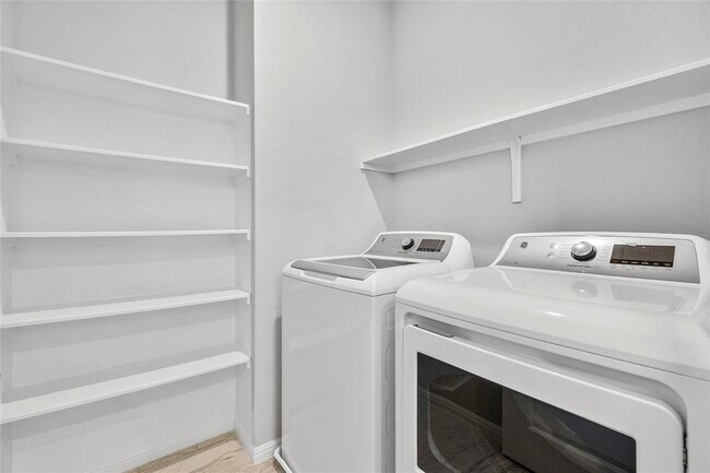 Foto del edificio - Baythorne Dr